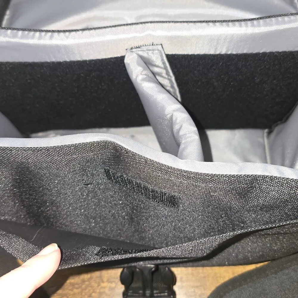 Canon Camera Bag Black With Two Compartments And Shoulder Strap, Pre-owned